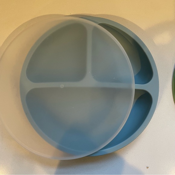 Baby / Toddler Suction Plates with Lids set of 3 - Picture 3 of 3